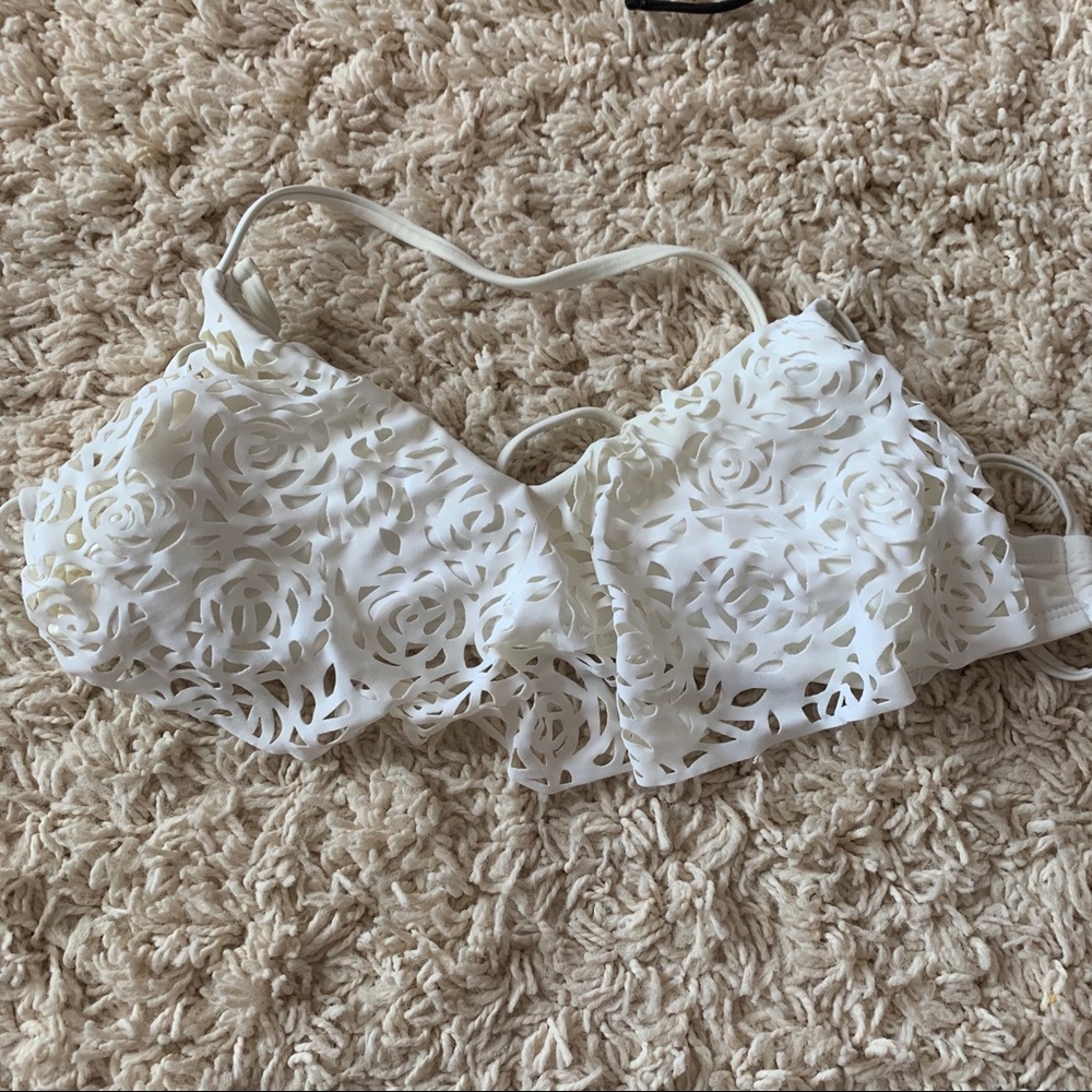 Bikini - Picture 2 of 8